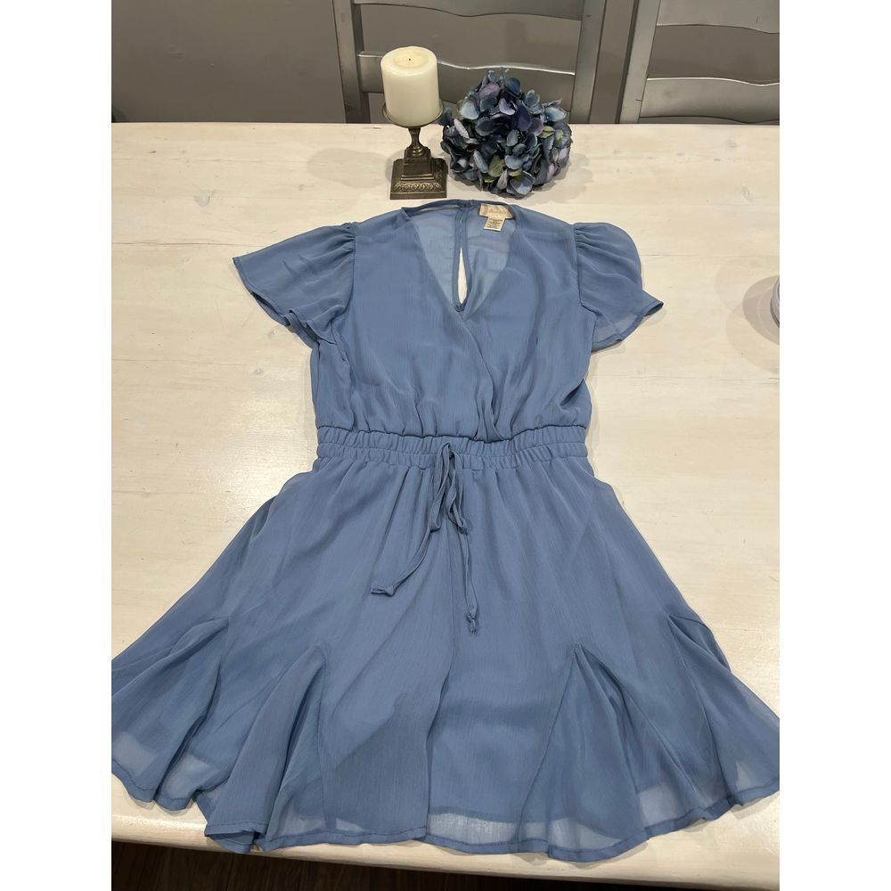 Altered state Blue Short Sleeve Chiffon romper w‎ Ruched Waist size small
